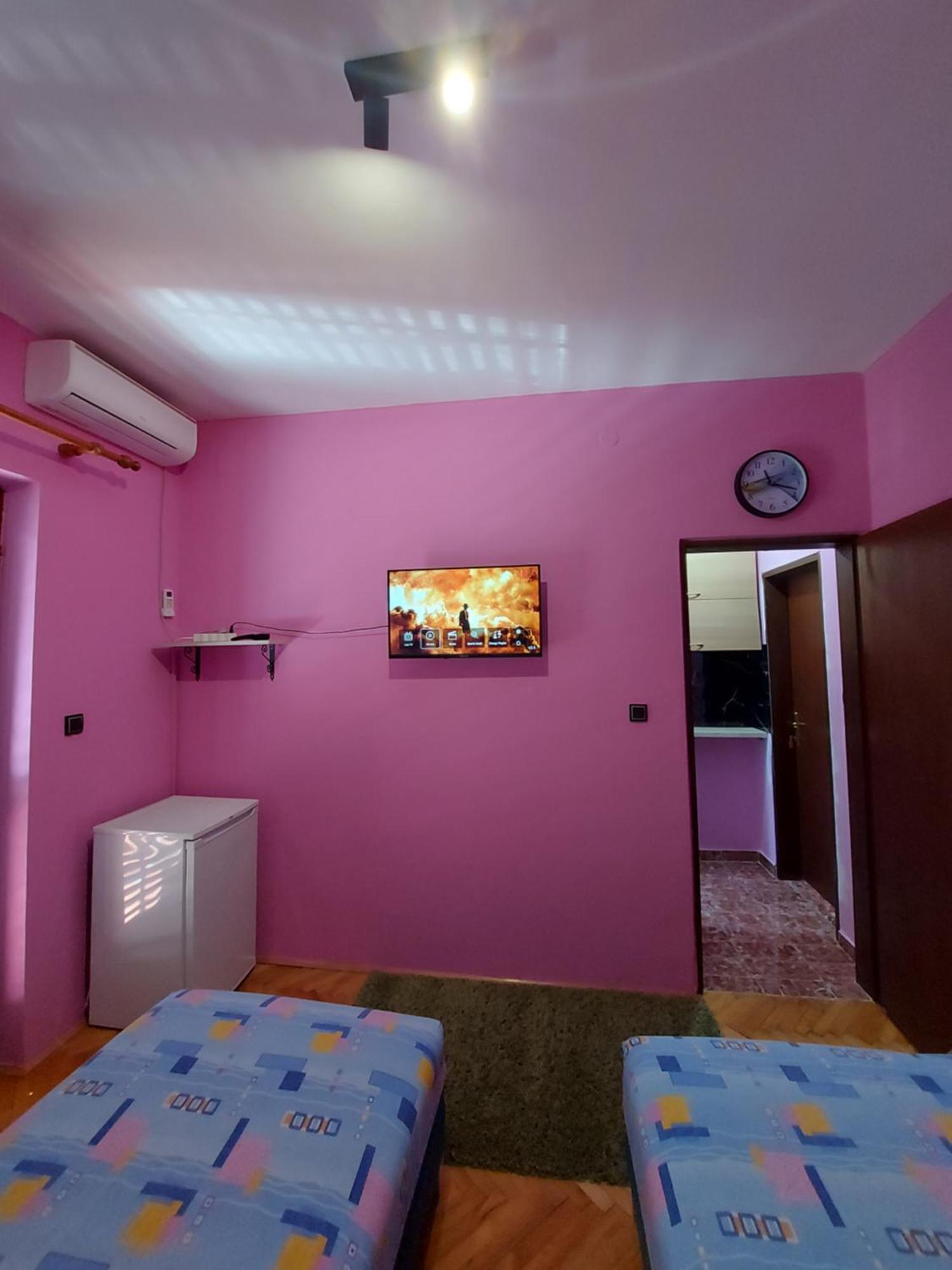 Barcelona Apartments Tivat Luaran gambar