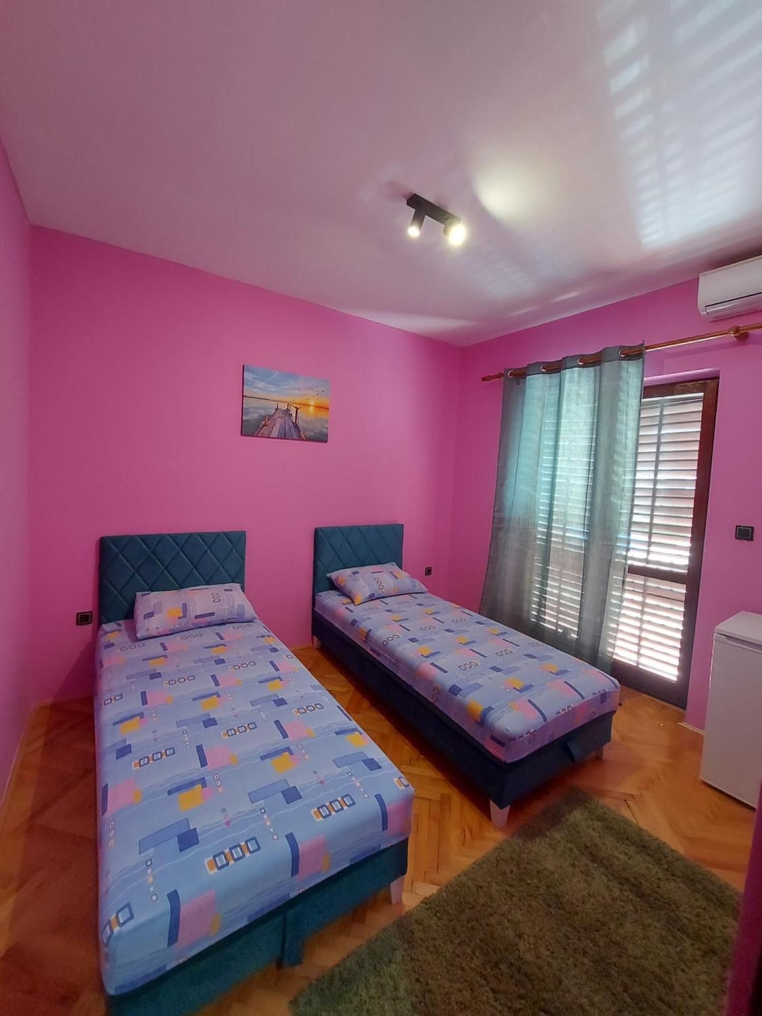Barcelona Apartments Tivat Luaran gambar