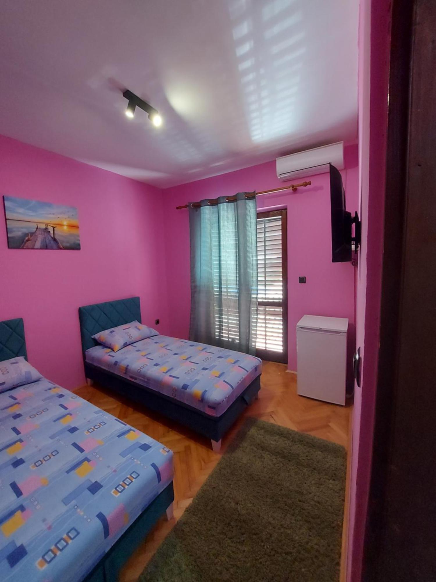 Barcelona Apartments Tivat Luaran gambar